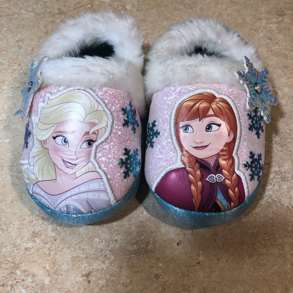 Frozen 2 girls slippers (toddler)